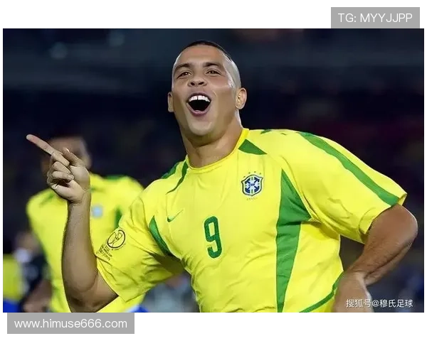 足球巨星幽默调侃男篮球员引发热议笑声不断