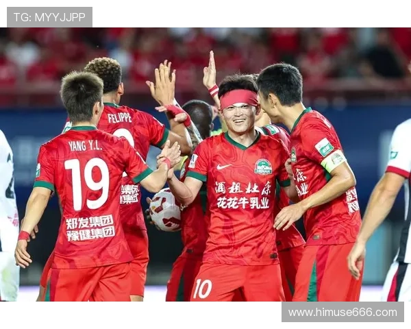 足球明星提问图片大全展示球迷互动瞬间与明星风采的精彩合集 足球明星提问图片大全展示球迷互动瞬间与明星风采的精彩合集