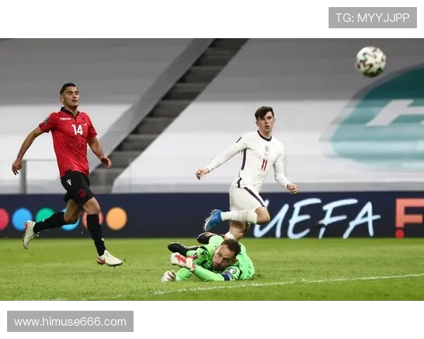 广州足球队在世界杯预选赛中以65分稳居榜首展现强大实力