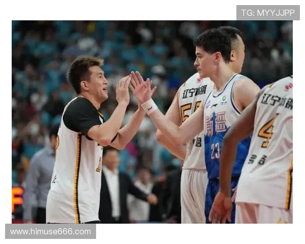 重庆篮球队在总决赛中的灵活性展现与战术调整分析